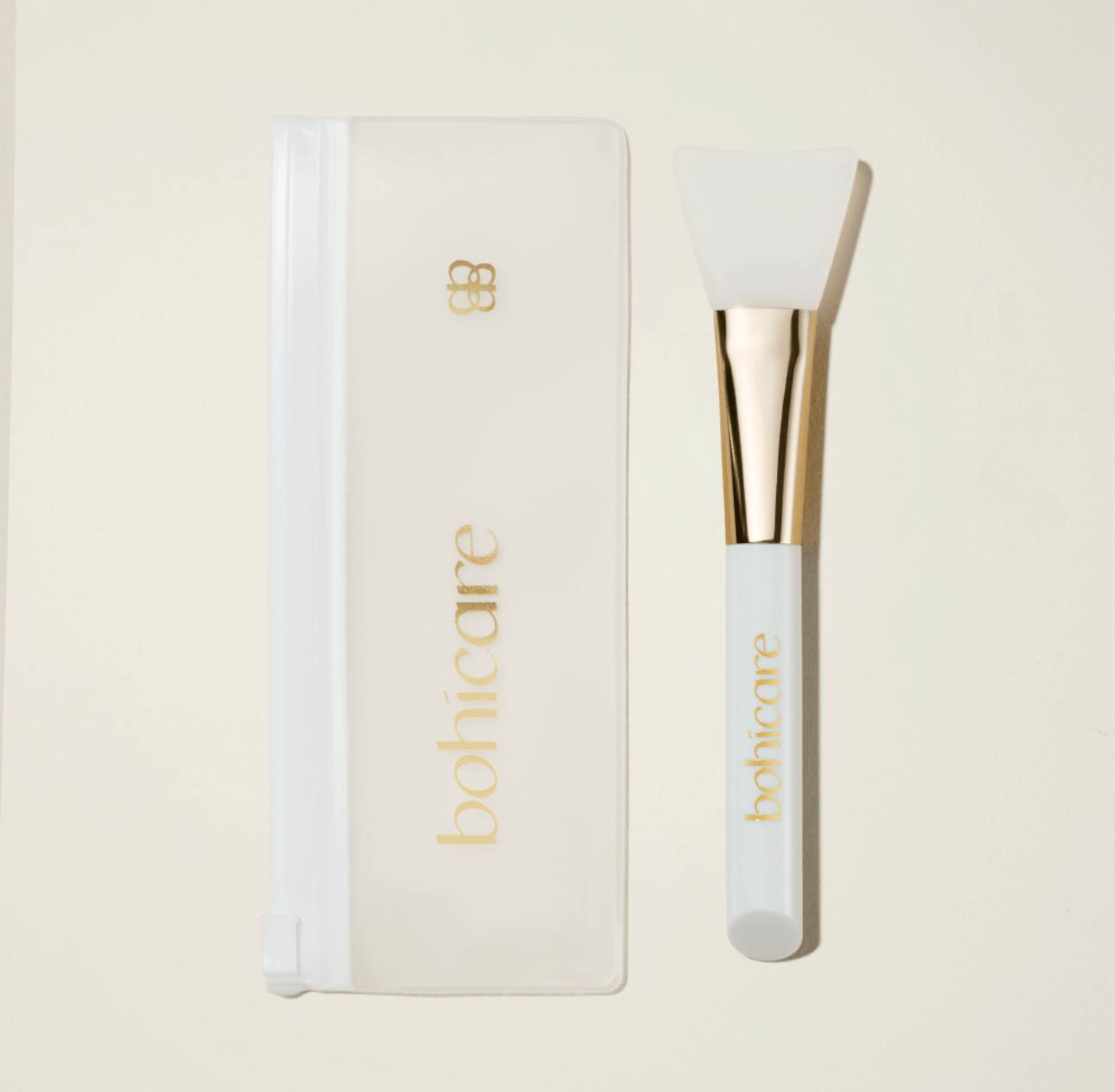 BOHICARE GLOSS & COVER SET &ndash; набор с кушоном, маслом для губ и шарфом-твилли, Таллинн